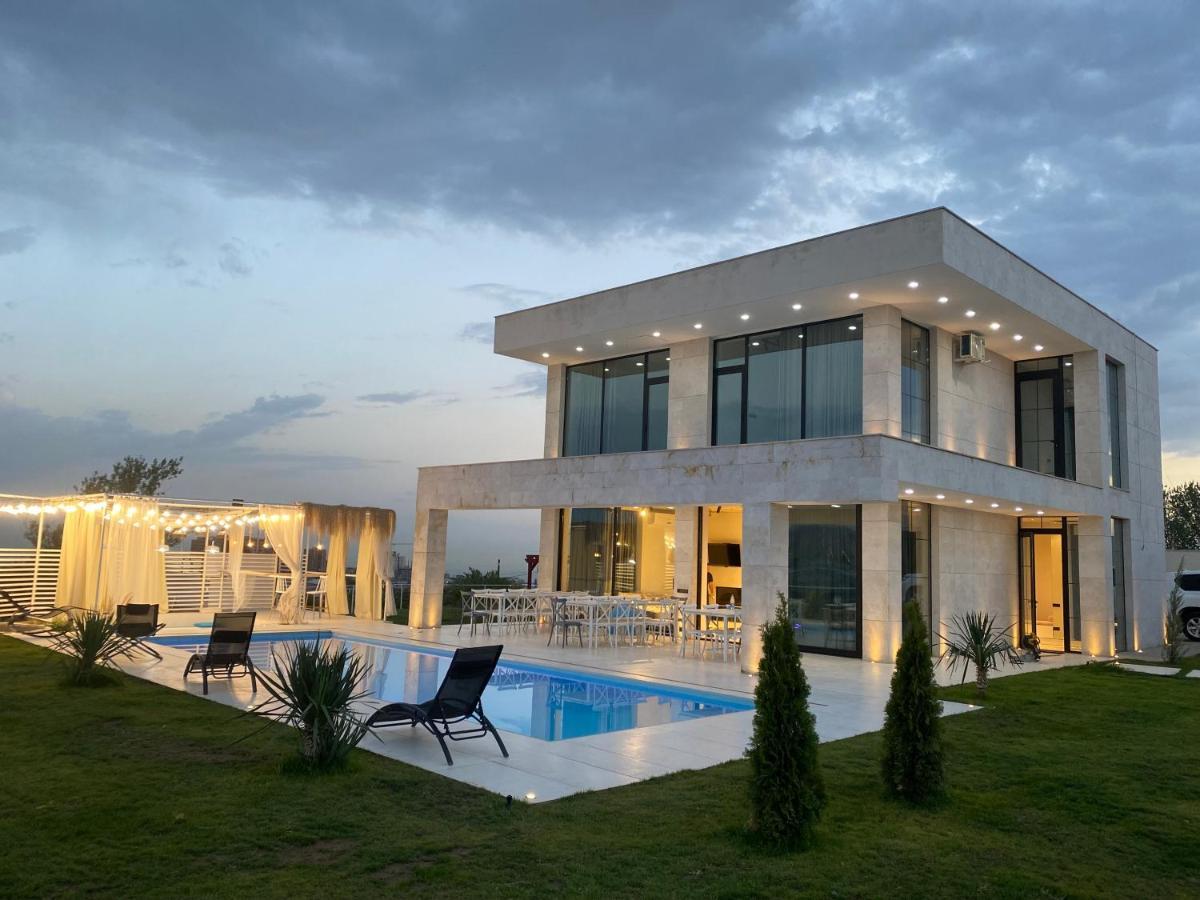 White House Yerevan Ngoại thất bức ảnh